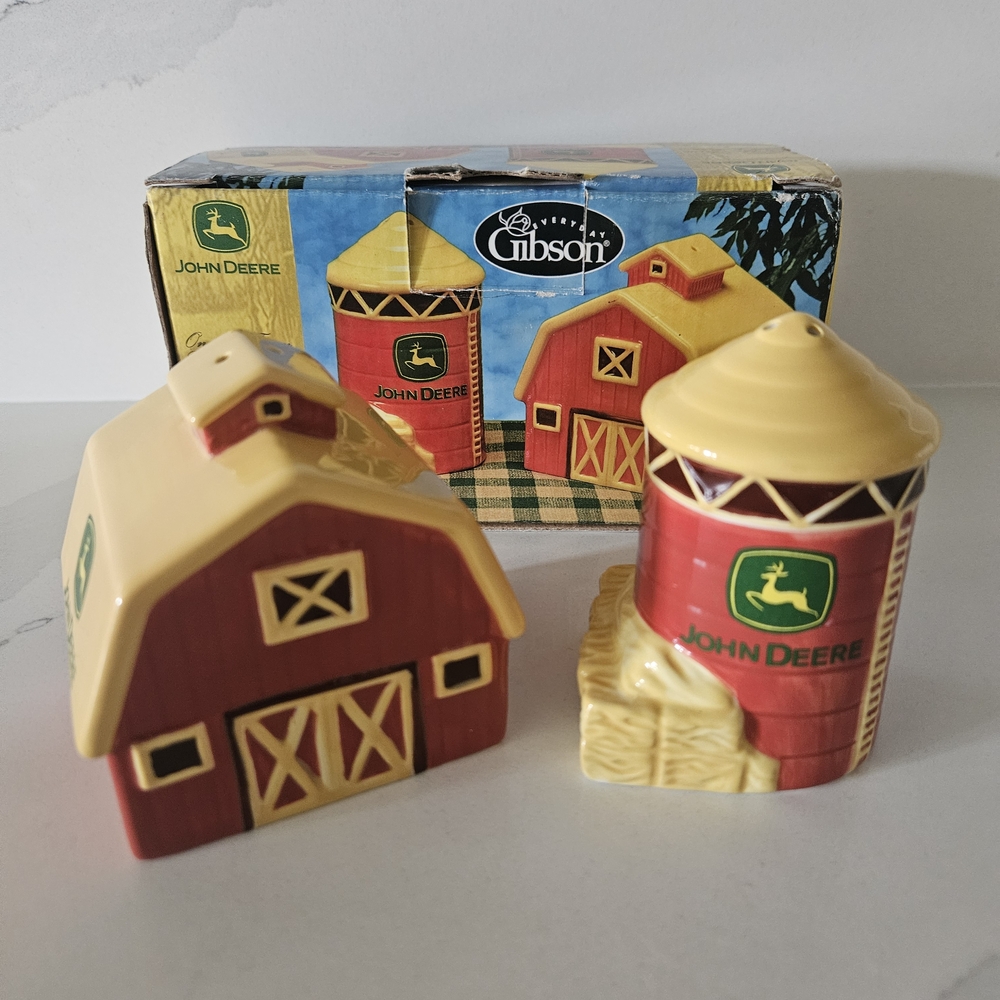 John Deere Farmhouse Salt and Pepper Shaker Set